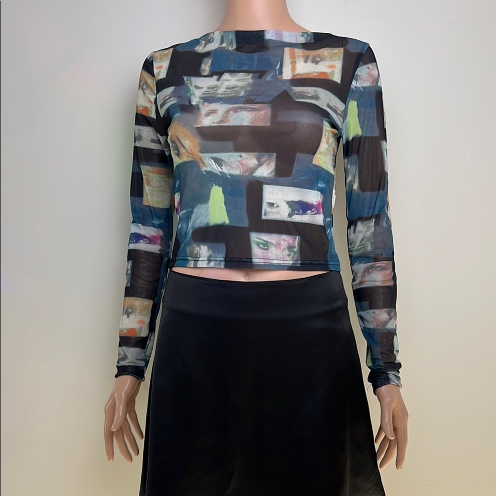 Blue Graphic Crop Blouse with Long Sleeves